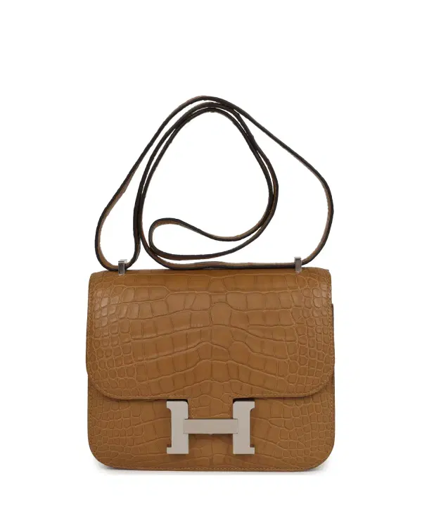 Hermès Constance 18, Kraft