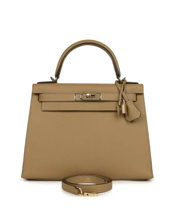 Hermès Kelly Sellier 28, Poussière